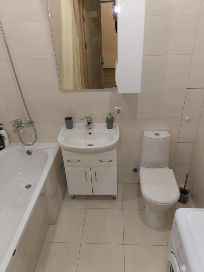 Однокімнатна Квартира В Новобудові По Мельника Rivne Kültér fotó